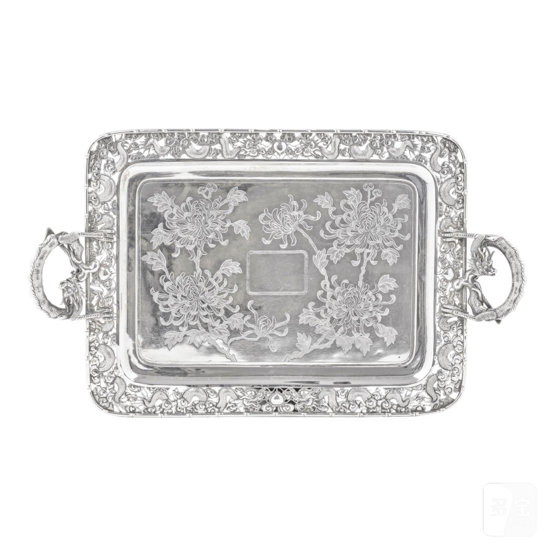 約1900年 龍柄菊紋銀盤 | A CHINESE EXPORT SILVER DRAGON-HANDLED 'CHRYSANTHEMUM' TRAY - 图3